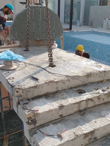 أجزاء خرسانية مقصوصة مرفوعة باستخدام سلاسل