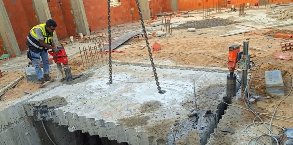 أفضل معلم قص الخرسانة بالرياض: دقة احترافية وأمان إنشائي مضمون